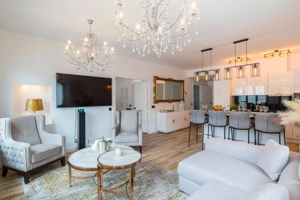 Puerto Banus Second Line, Luxury Appartement *